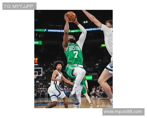 凯尔特人36分大胜灰熊，杰伦·布朗高效三节打卡，后场双枪联手轰44分